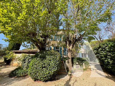 Maison - 250 m² - 11 pièces