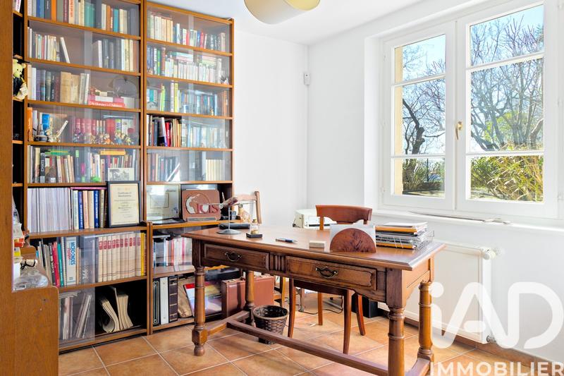 Maison - 433 m² - 16 pièces