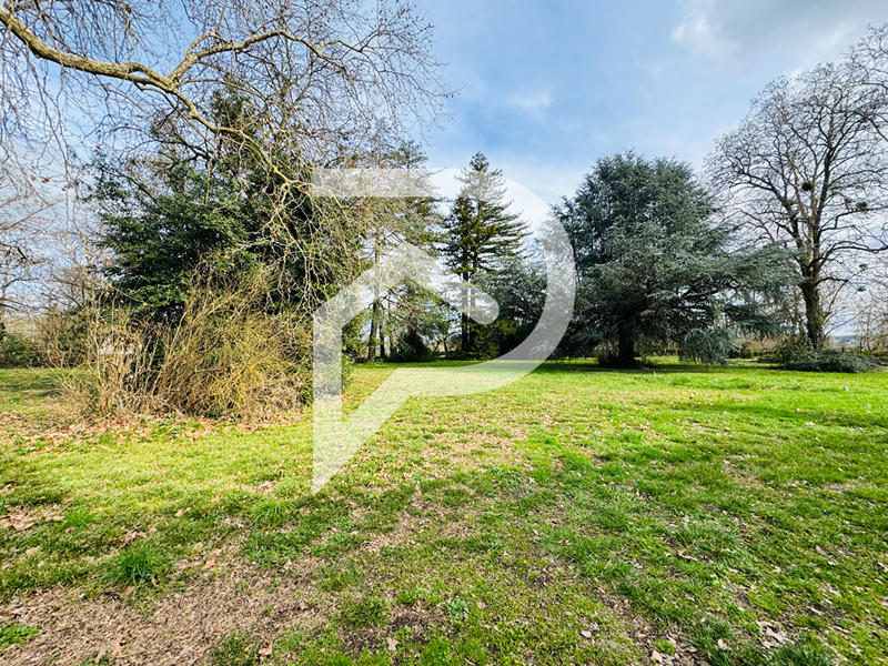 Demeure - 789 m² - 34 pièces