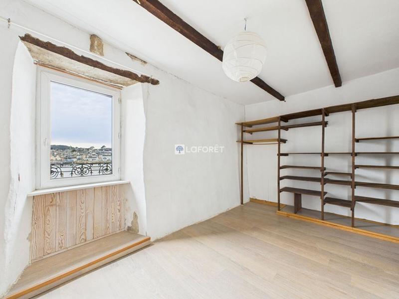 Maison - 234 m² - 9 pièces