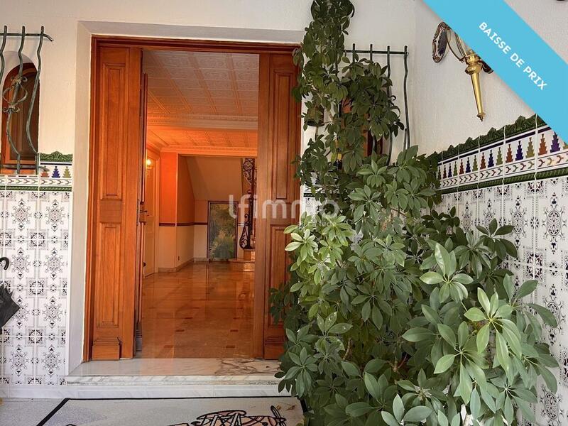 Maison - 398 m² - 11 pièces