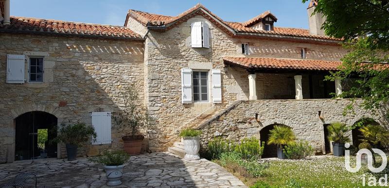 Maison - 300 m² - 9 pièces