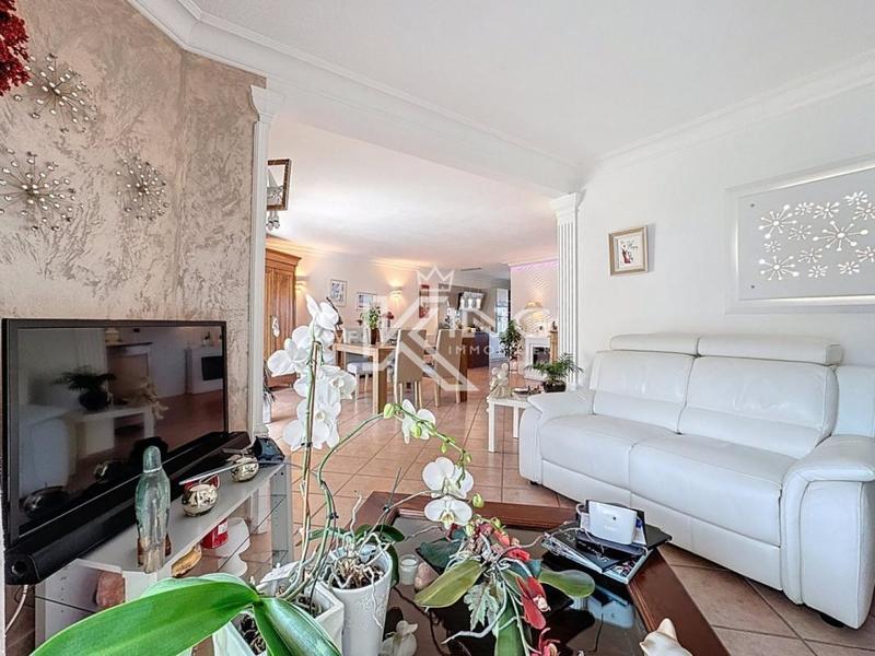 Appartement - 97 m² - 4 pièces