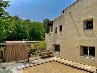 Maison - 191 m² - 7 pièces