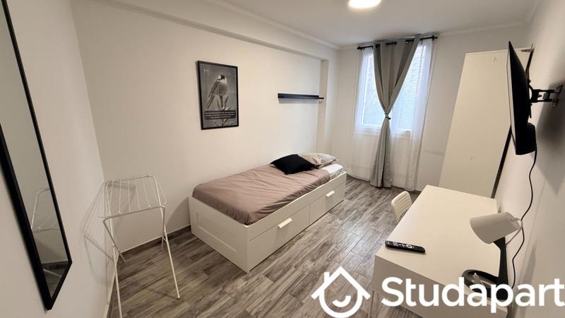 Chambre - 11 m² - 1 pièce