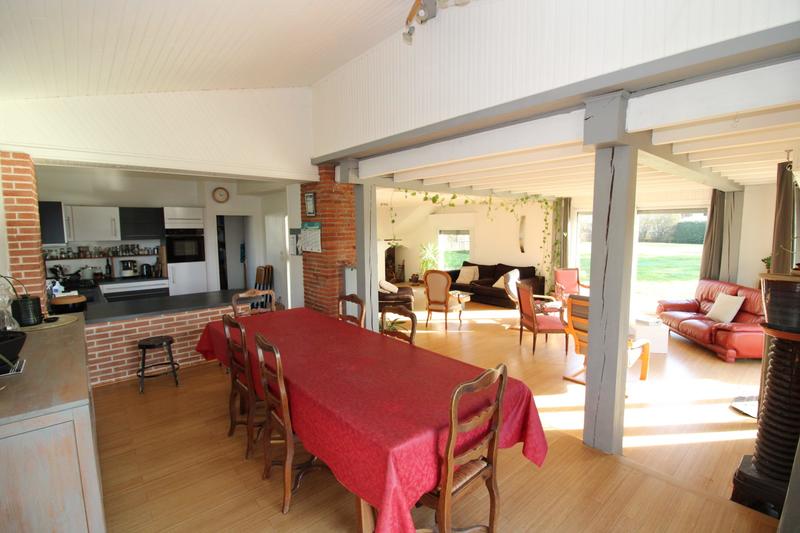 Maison traditionnelle - 211 m² - 8 pièces