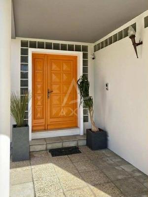 Maison - 244 m² - 7 pièces