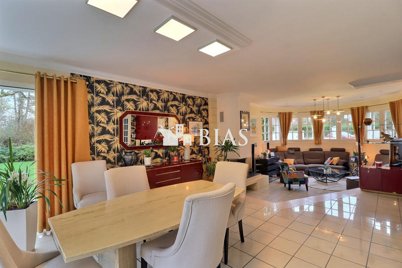 Maison - 152 m² - 6 pièces