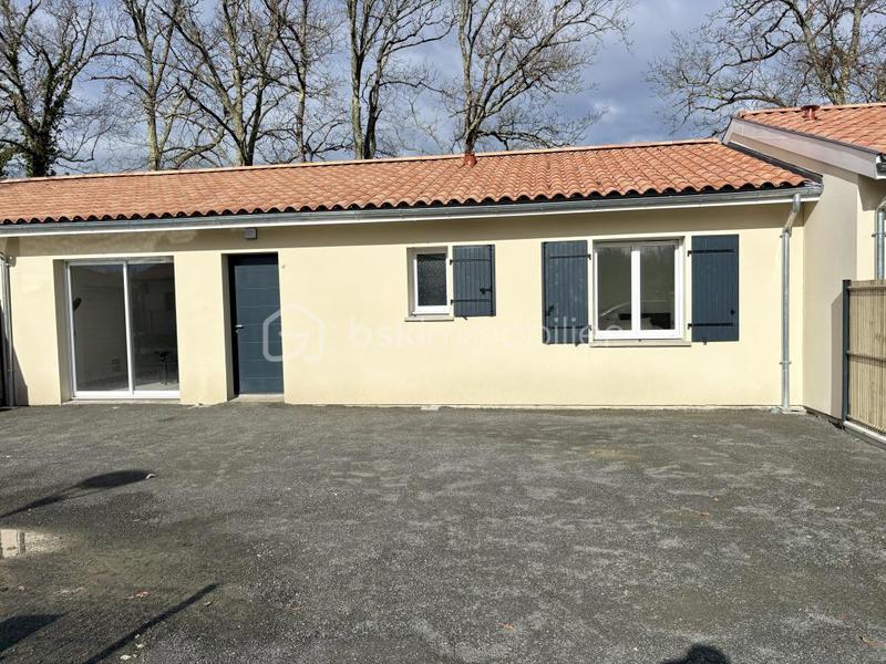 Maison jumelée - 82 m² - 4 pièces