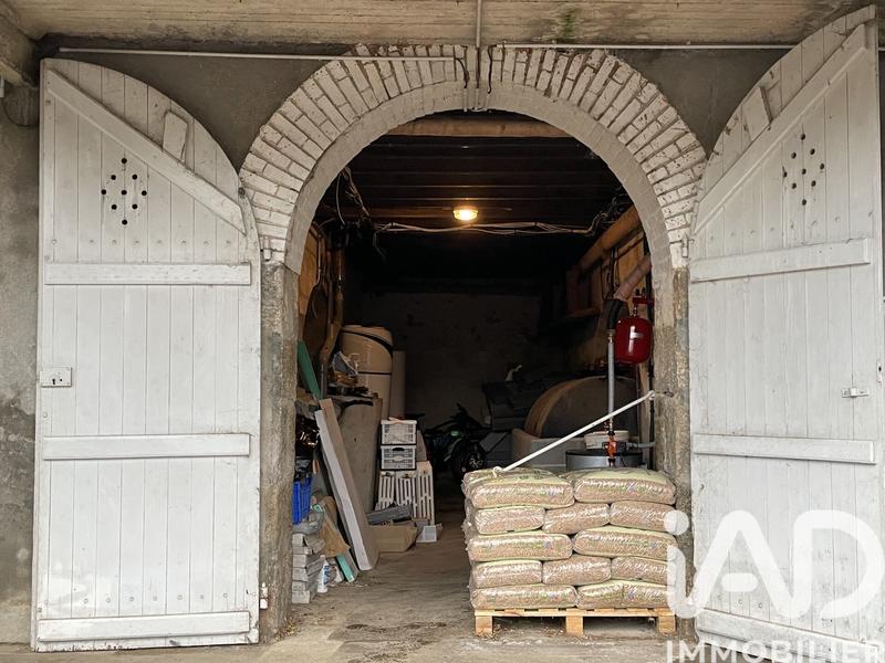 Maison - 239 m² - 9 pièces