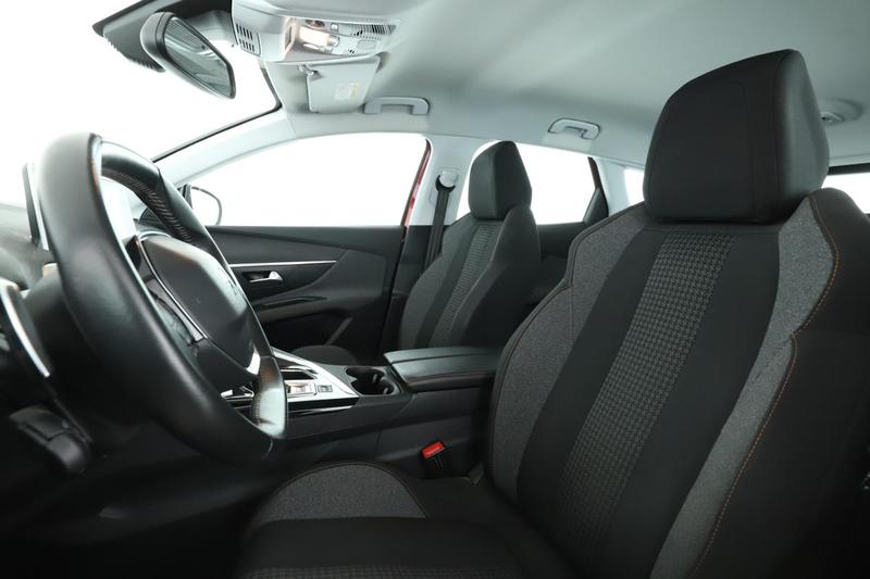 Peugeot 3008 1.2 PureTech Active Eat8 130 ch