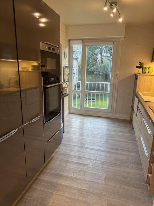 Appartement - 80 m² - 4 pièces