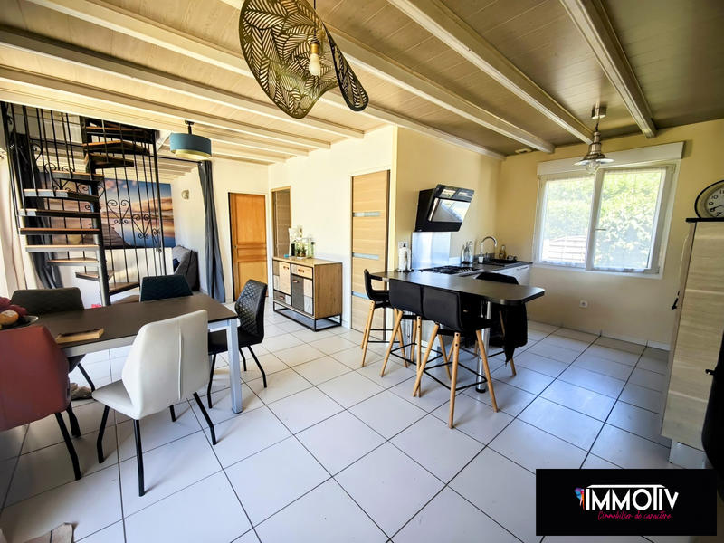 Maison - 92 m² - 5 pièces