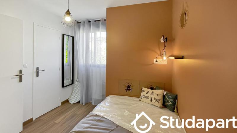 Chambre - 14 m² - 1 pièce