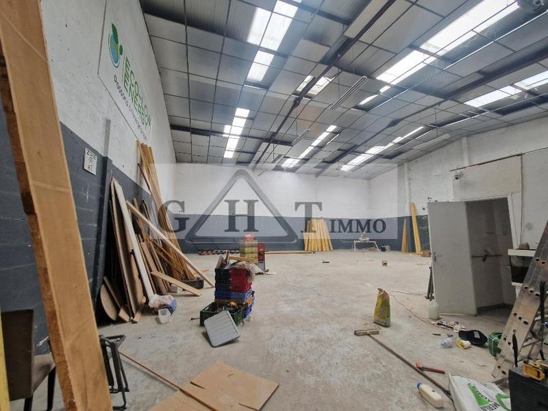 Entrepôt - 270 m²
