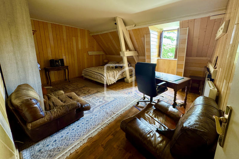 Maison - 336 m² - 12 pièces