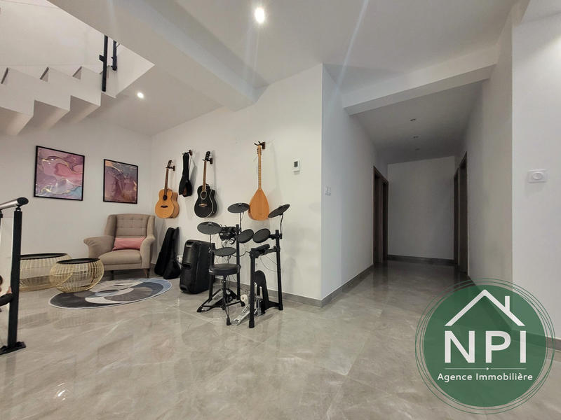 Maison contemporaine - 248 m² - 7 pièces