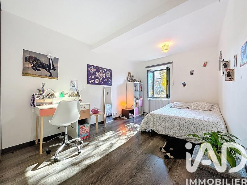 Maison - 180 m² - 9 pièces