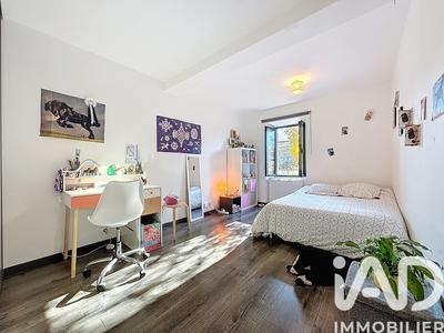 Maison - 180 m² - 9 pièces