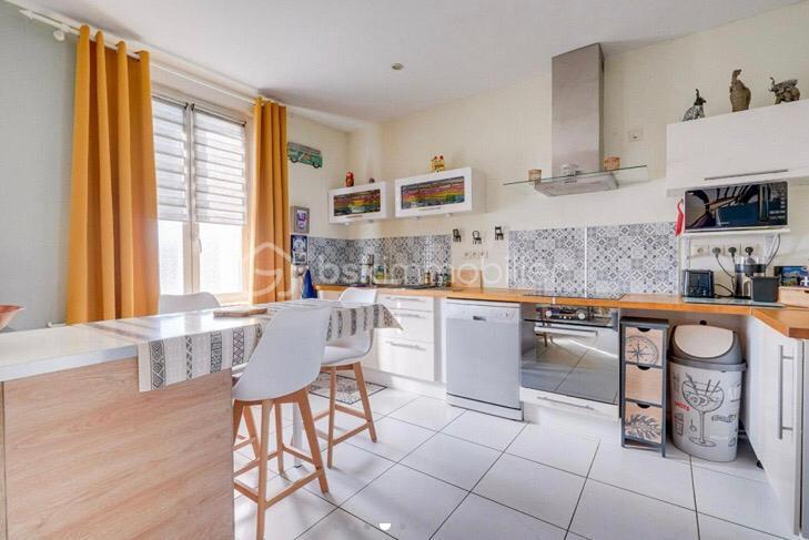 Maison en pierre - 94 m² - 5 pièces