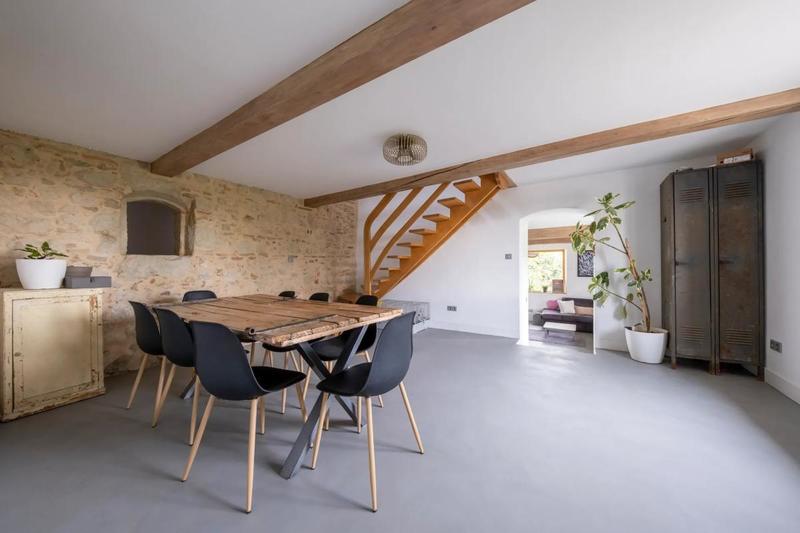 Maison - 202 m² - 6 pièces