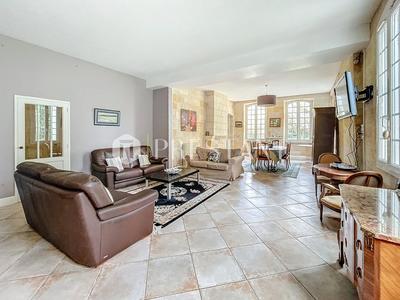 Maison - 350 m² - 7 pièces