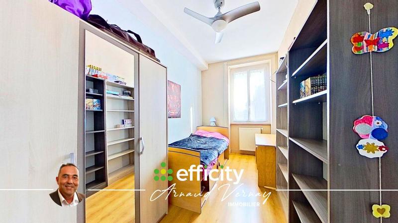 Maison - 186 m² - 9 pièces