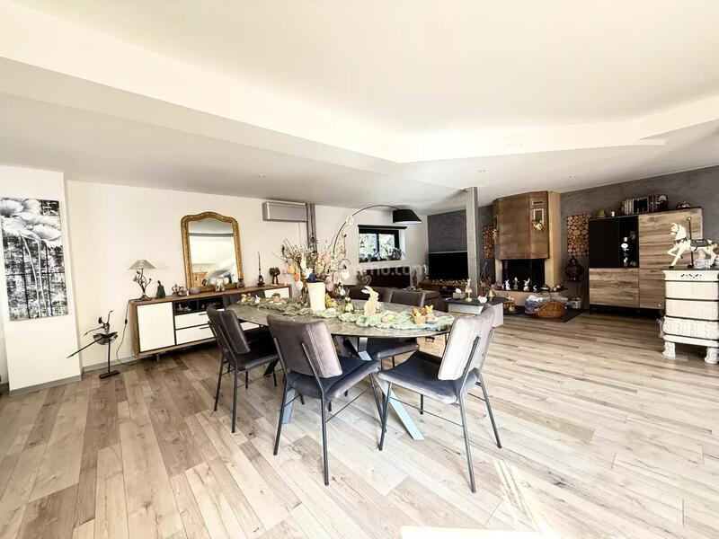 Appartement - 135 m² - 6 pièces