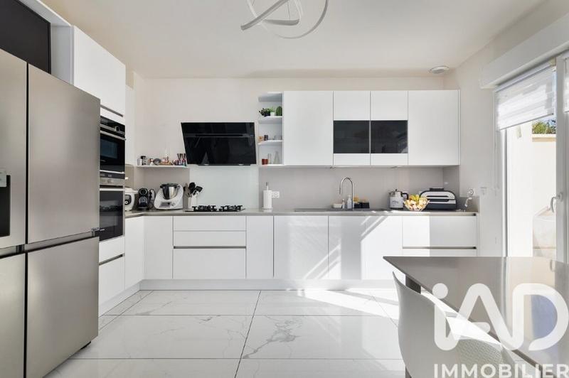 Maison - 290 m² - 7 pièces