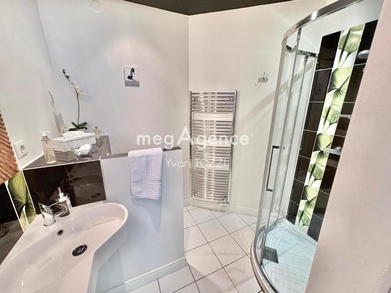 Maison - 279 m² - 12 pièces