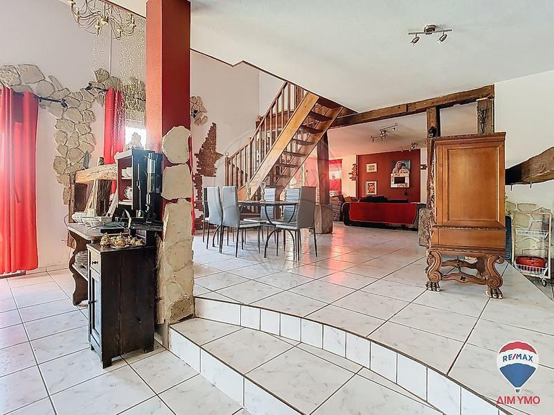 Maison - 250 m² - 5 pièces