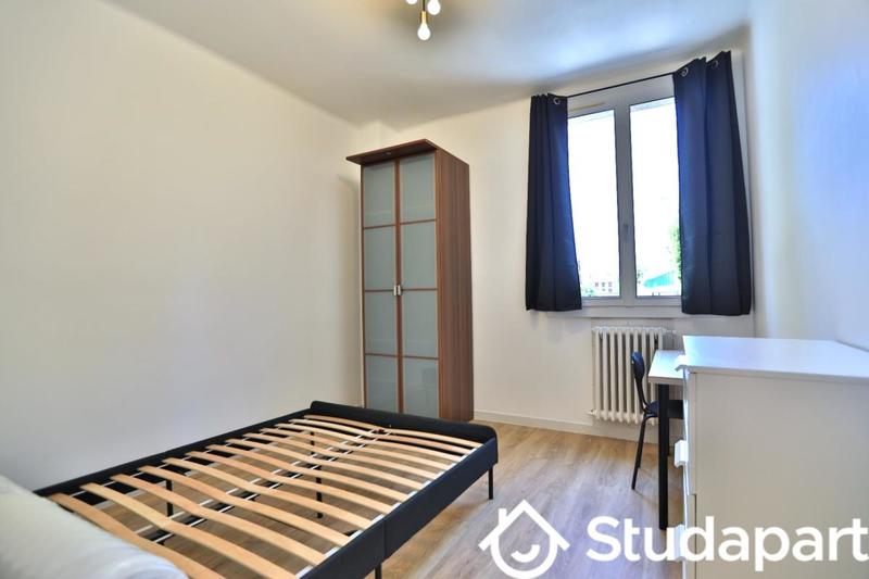 Chambre - 13 m² - 1 pièce
