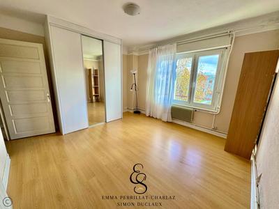 Appartement - 100 m² - 3 pièces