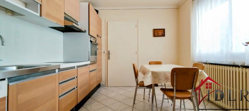 Maison - 93 m² - 5 pièces