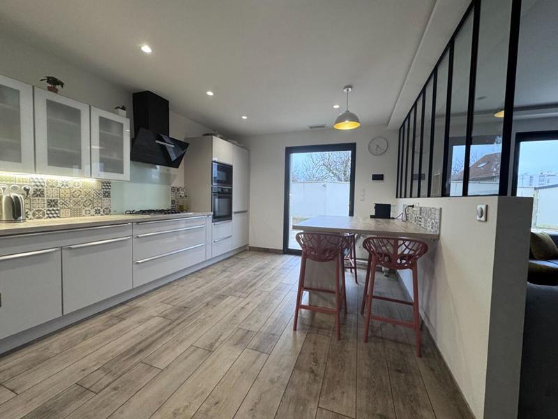 Maison - 102 m² - 4 pièces