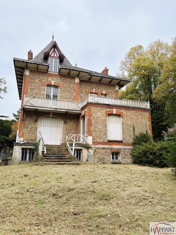 Maison - 260 m² - 9 pièces
