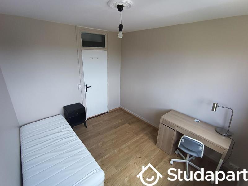 Chambre - 10 m² - 1 pièce