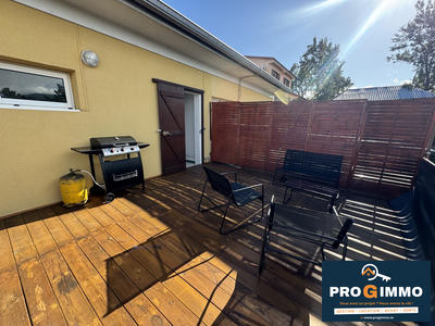 Maison - 180 m² - 9 pièces