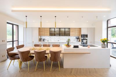 Maison ancienne - 300 m² - 5 pièces