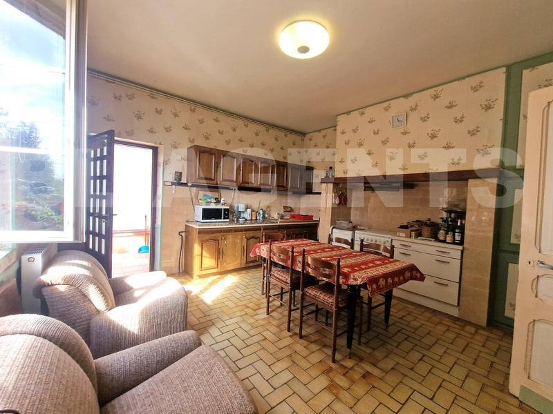 Maison - 235 m² - 5 pièces