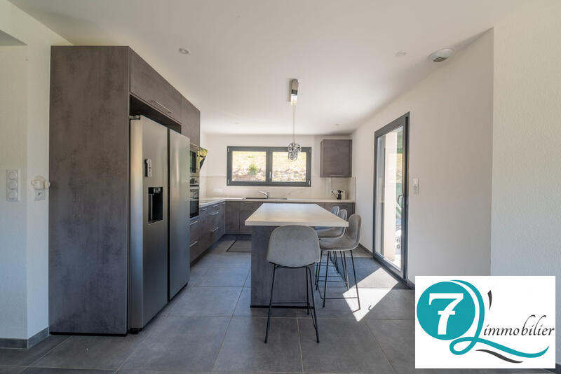 Maison - 113 m² - 6 pièces