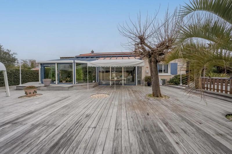 Maison - 230 m² - 5 pièces