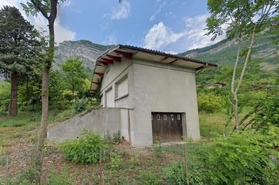 Terrain constructible - 1 060 m²