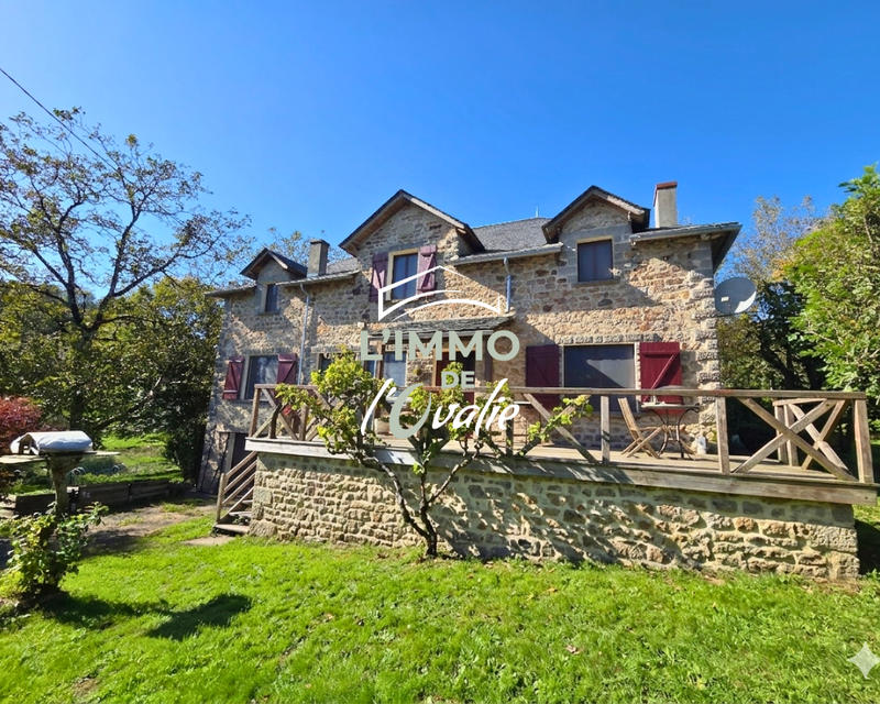 Maison - 230 m² - 8 pièces