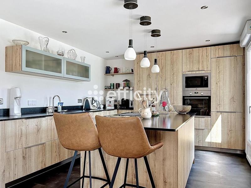 Villa - 290 m² - 9 pièces