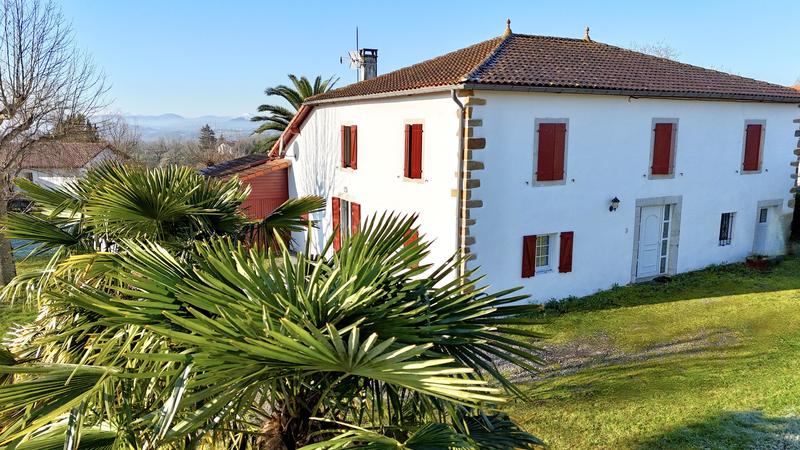 Maison de village - 250 m² - 9 pièces