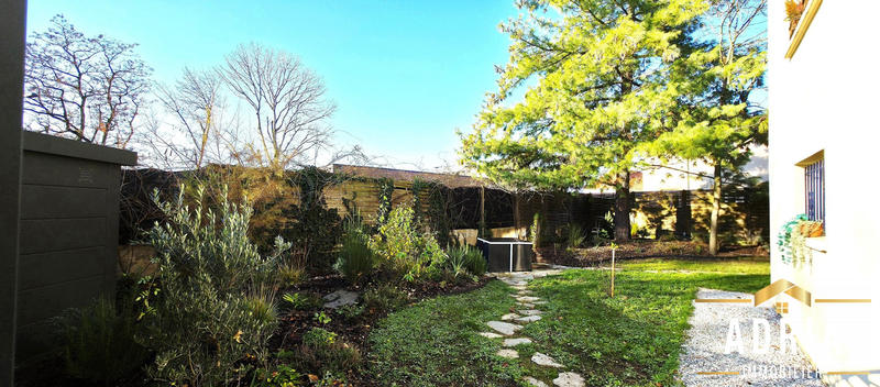 Maison - 195 m² - 9 pièces