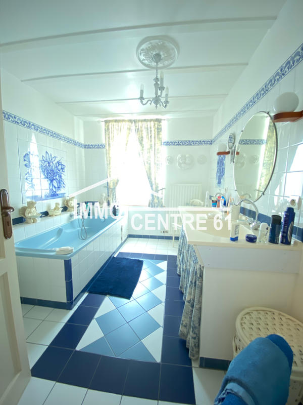 Maison - 180 m² - 6 pièces