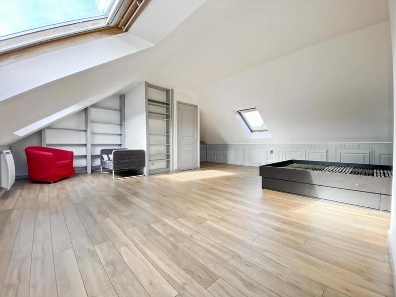 Maison - 141 m² - 7 pièces