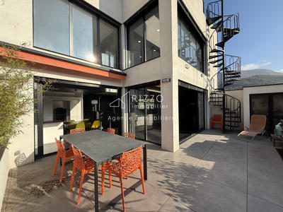 Appartement - 150 m² - 5 pièces